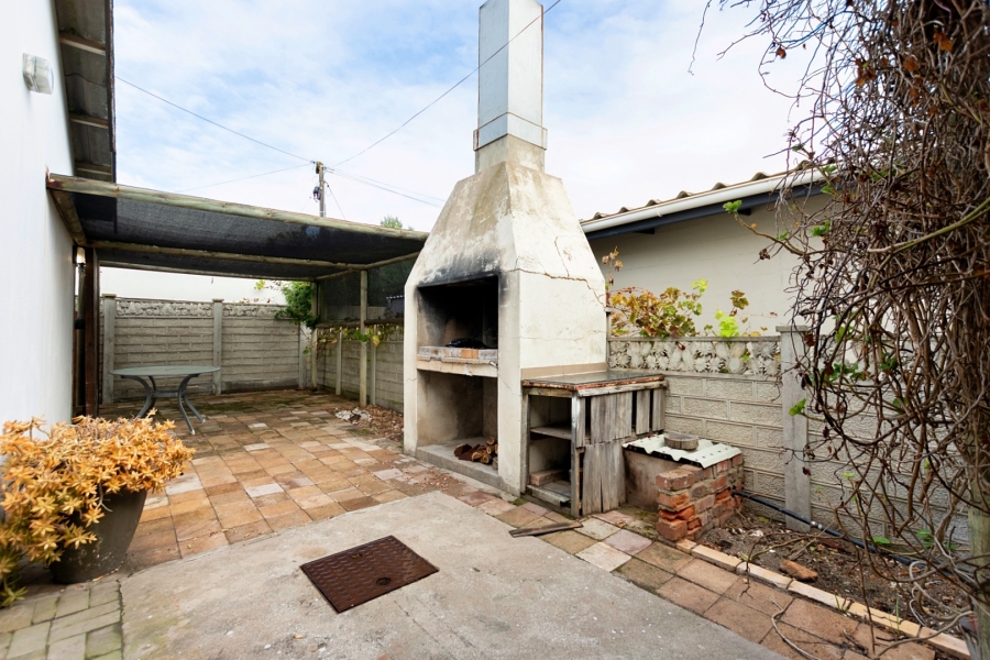 To Let 4 Bedroom Property for Rent in Dwarskersbos Western Cape